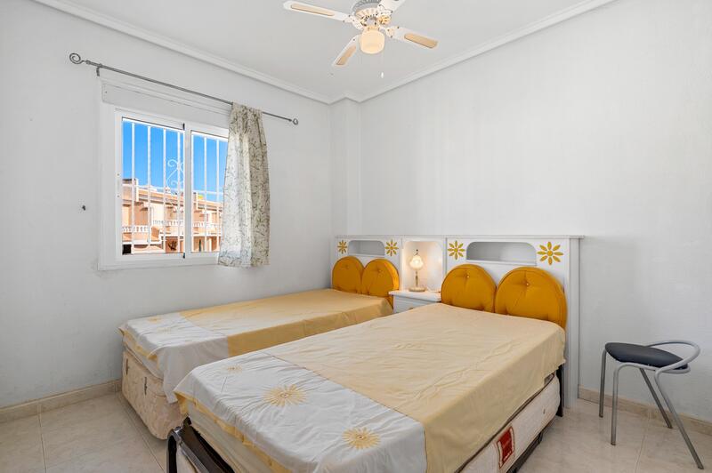 2 bedroom Townhouse for sale