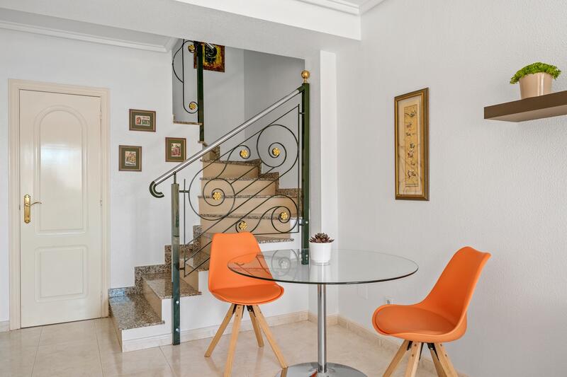 2 bedroom Townhouse for sale