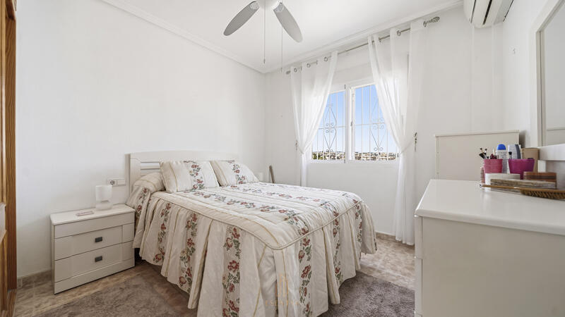 3 спальная комната квартира продается