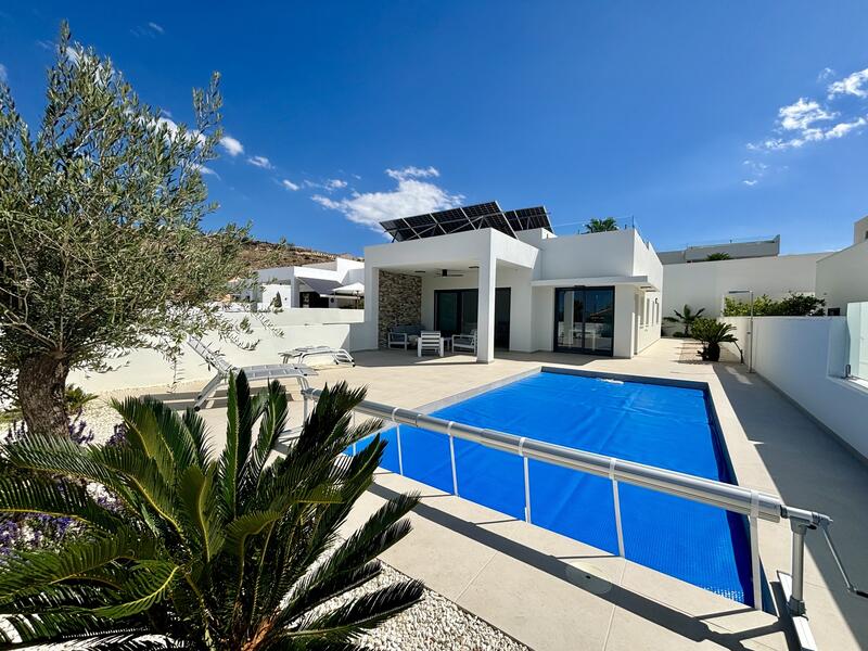 Villa Te koop in Benijófar, Alicante