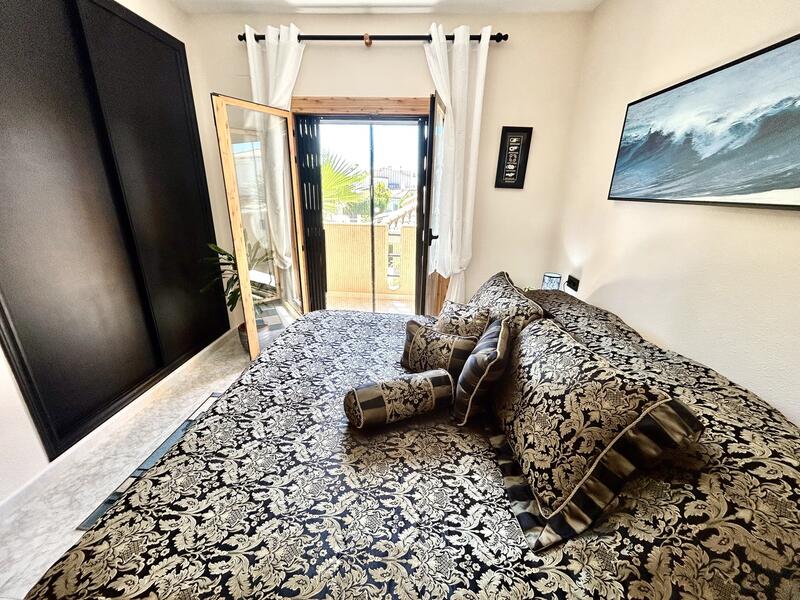 2 Cuarto Adosado en venta