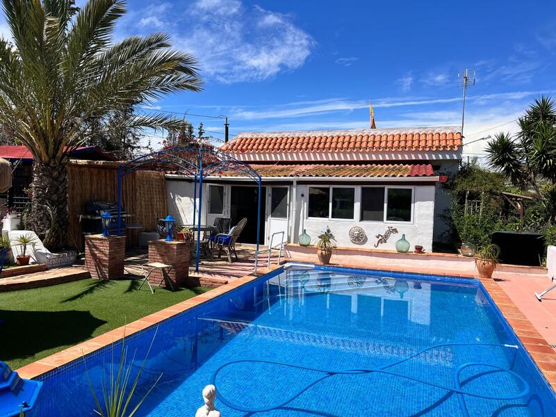 2 Cuarto Casa de Campo en venta