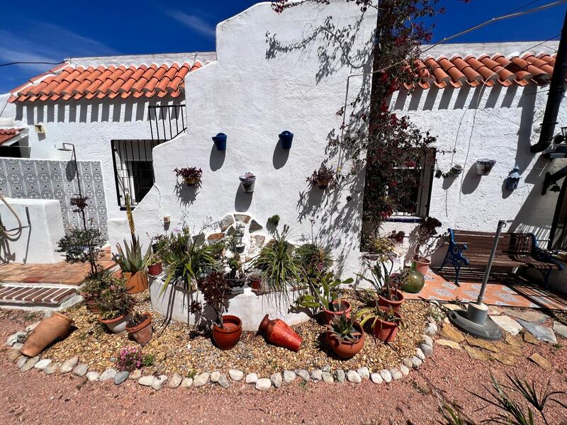 2 Cuarto Casa de Campo en venta