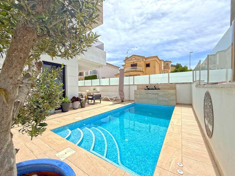 3 Cuarto Villa en venta