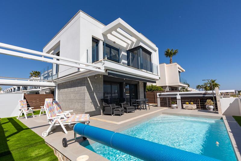 3 Cuarto Villa en venta