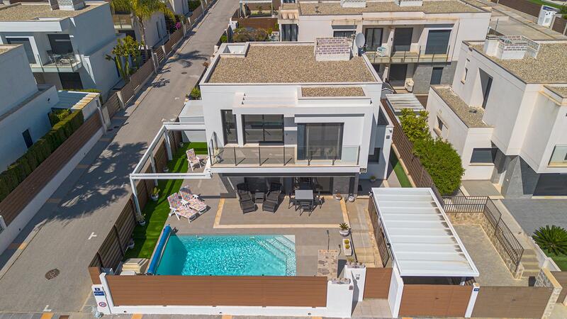 3 Cuarto Villa en venta