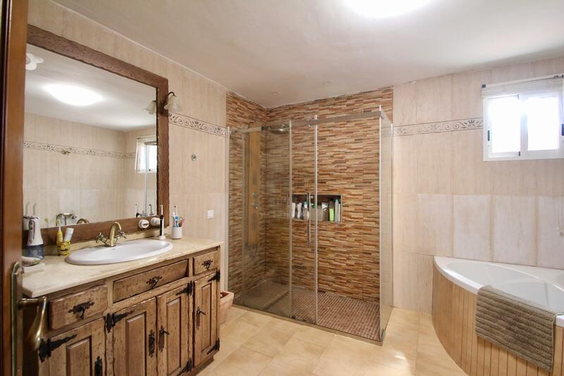 4 Cuarto Villa en venta