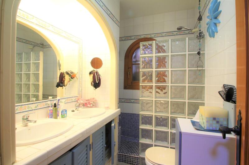 3 bedroom Townhouse for sale