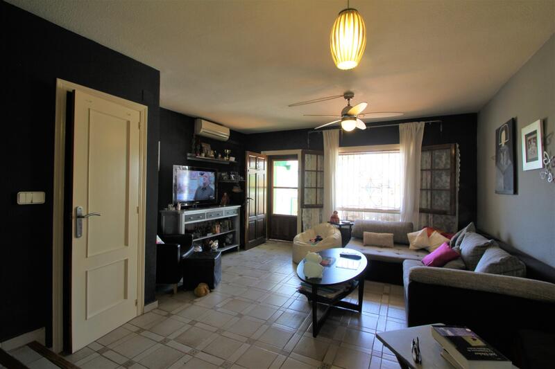 3 bedroom Townhouse for sale