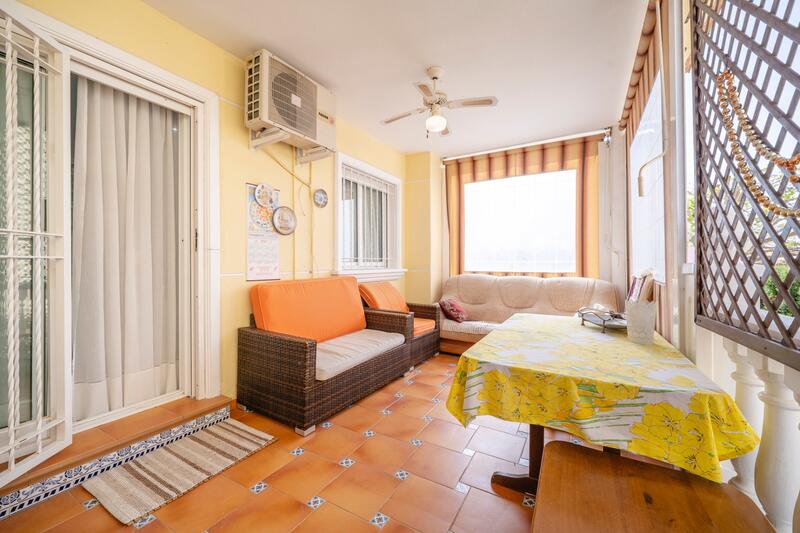 4 bedroom Townhouse for sale