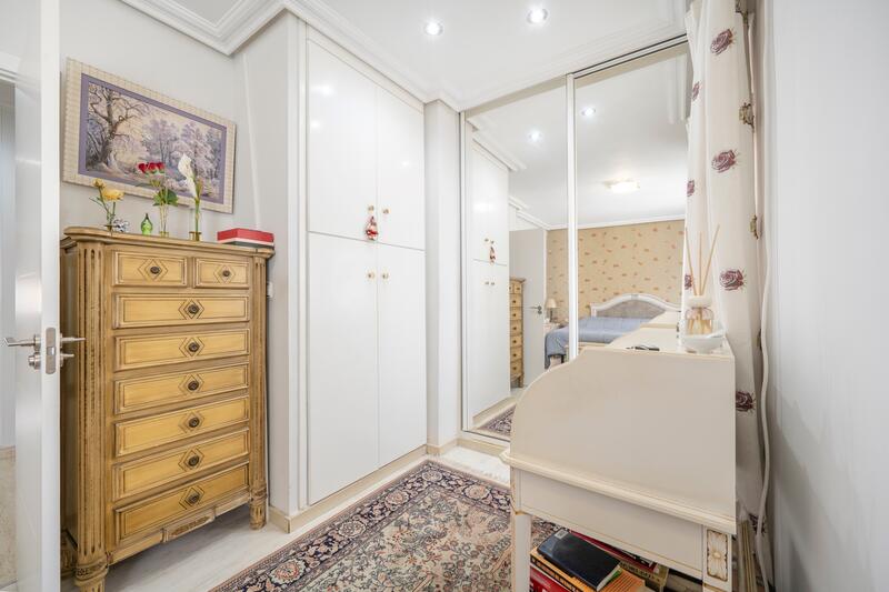 4 bedroom Townhouse for sale