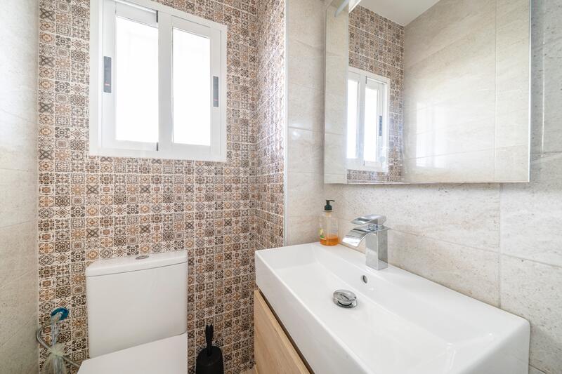 4 bedroom Townhouse for sale