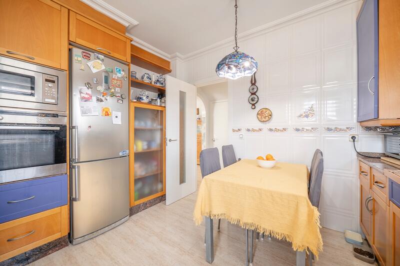 4 bedroom Townhouse for sale