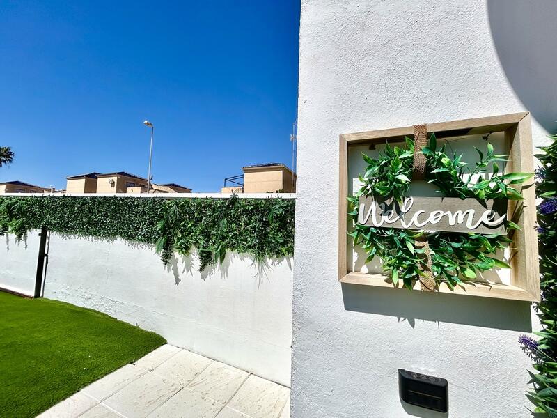 2 bedroom Townhouse for sale