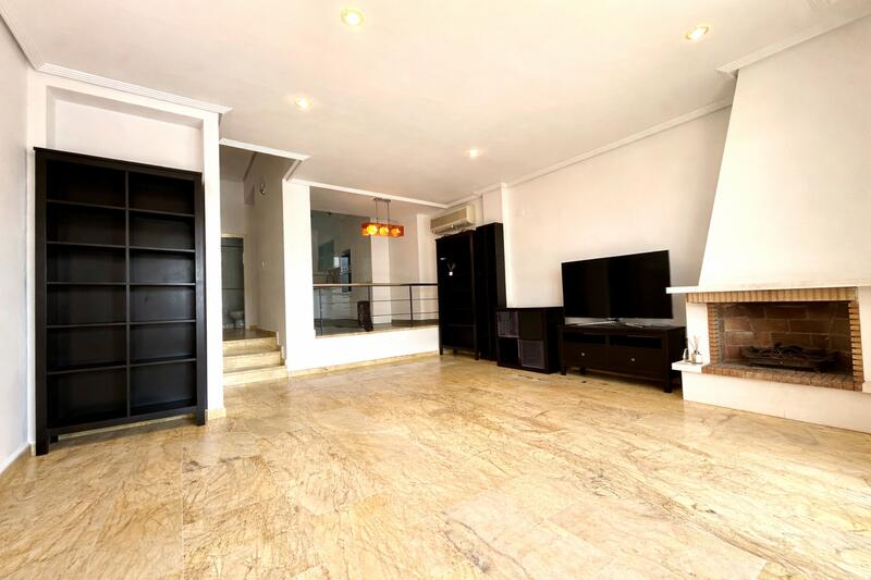 3 bedroom Townhouse for sale