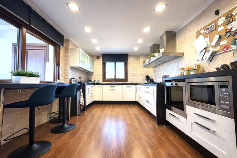 4 bedroom Villa for sale