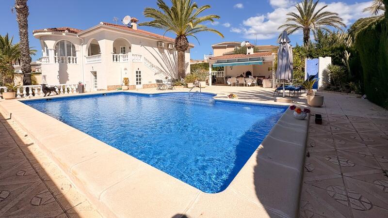 Villa til salgs i Ciudad Quesada, Alicante