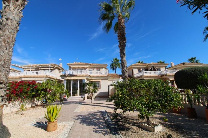 Villa for sale in Orihuela Costa, Alicante