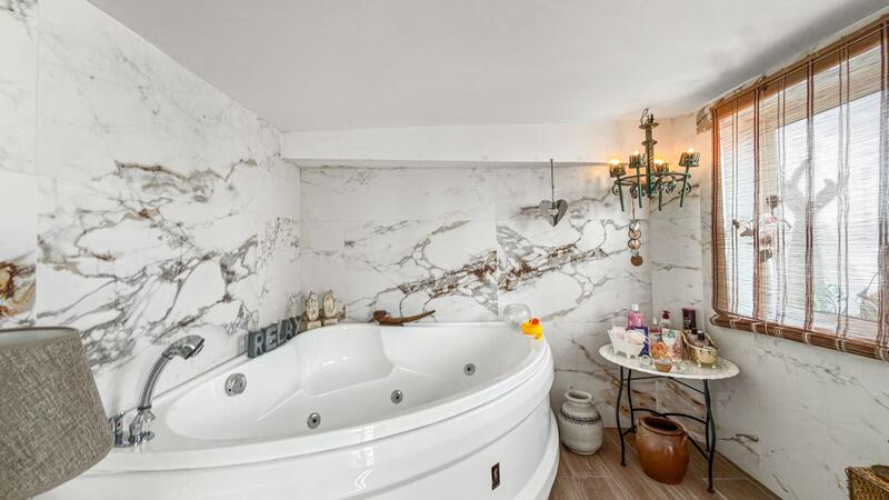 7 bedroom Villa for sale