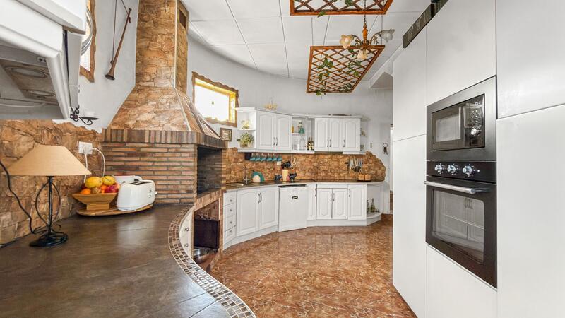 7 bedroom Villa for sale