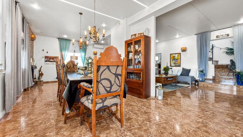 7 bedroom Villa for sale