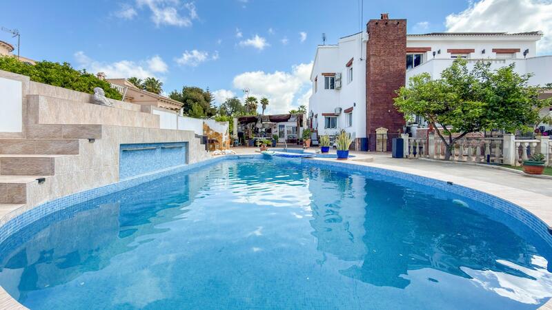7 bedroom Villa for sale