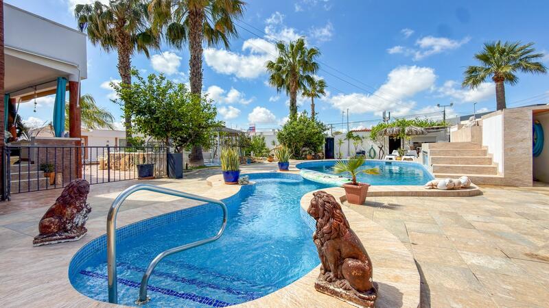 7 bedroom Villa for sale