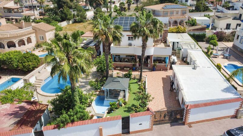 7 bedroom Villa for sale