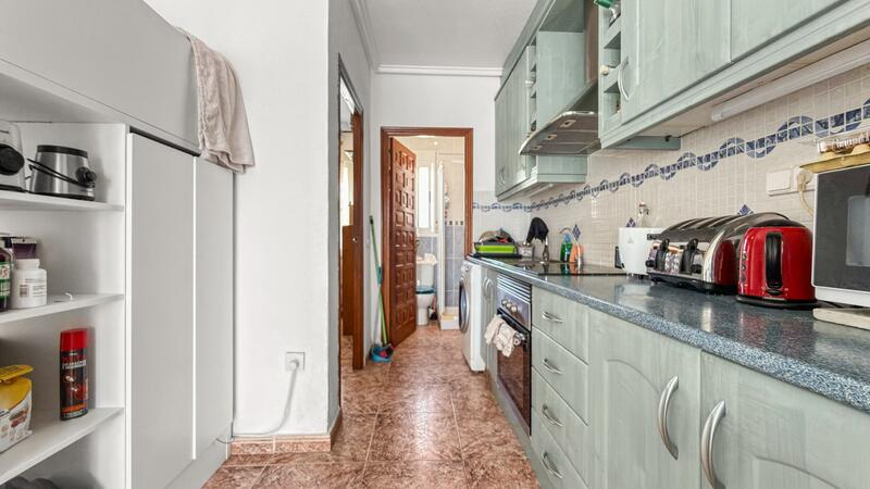 2 slaapkamer Gezinswoning Te koop