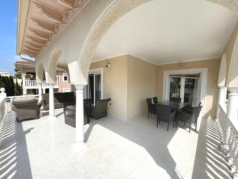 4 bedroom Villa for sale