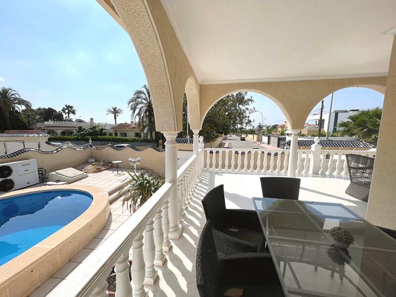 4 bedroom Villa for sale