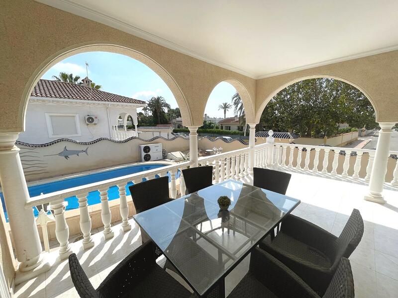 4 bedroom Villa for sale