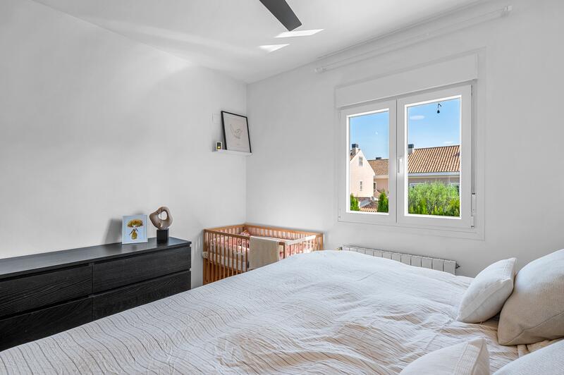 4 slaapkamer Gezinswoning Te koop
