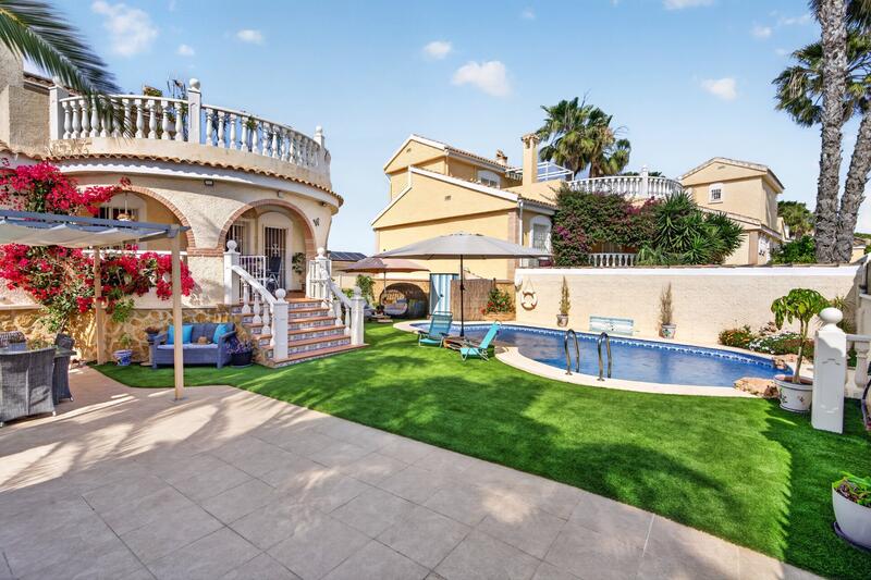 Villa en venta en Gran Alacant, Alicante