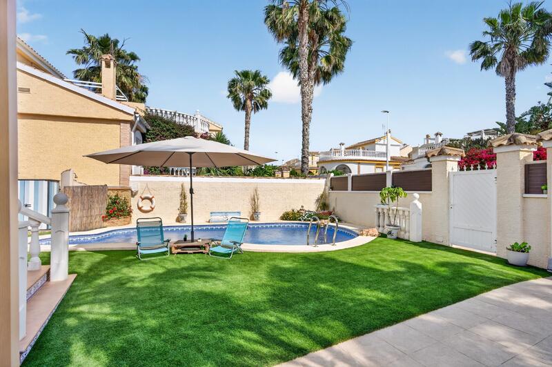 6 bedroom Villa for sale 6 bedroom Villa for sale