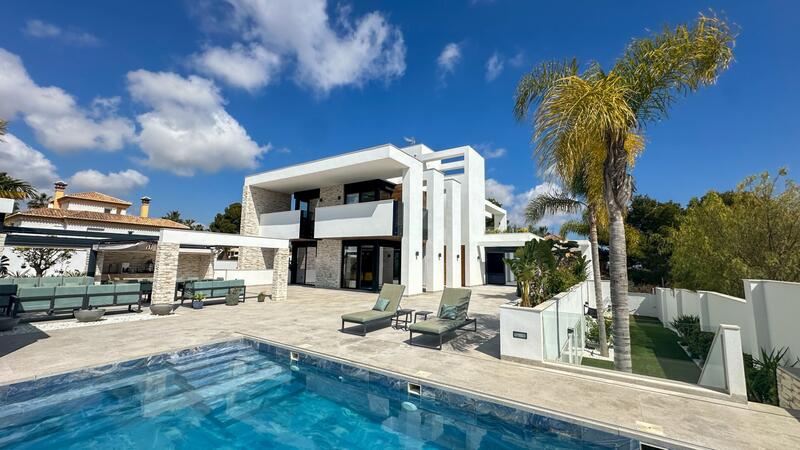 Villa til salg i Orihuela Costa, Alicante