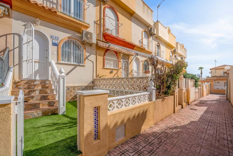 2 Cuarto Adosado en venta