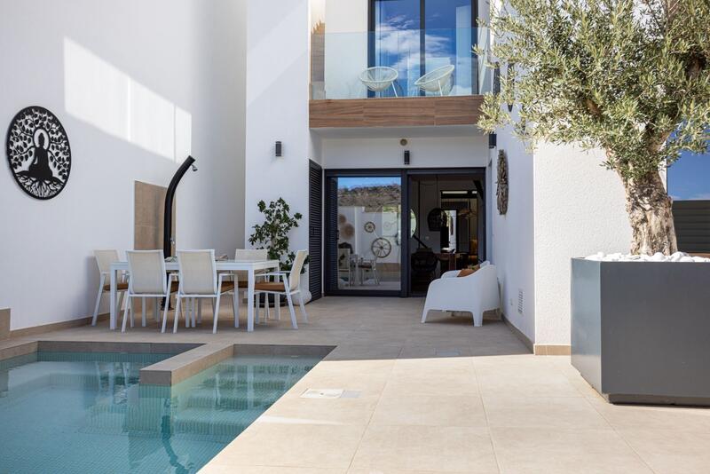 Villa en venta en Benijófar, Alicante