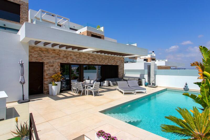 Villa til salgs i Rojales, Alicante