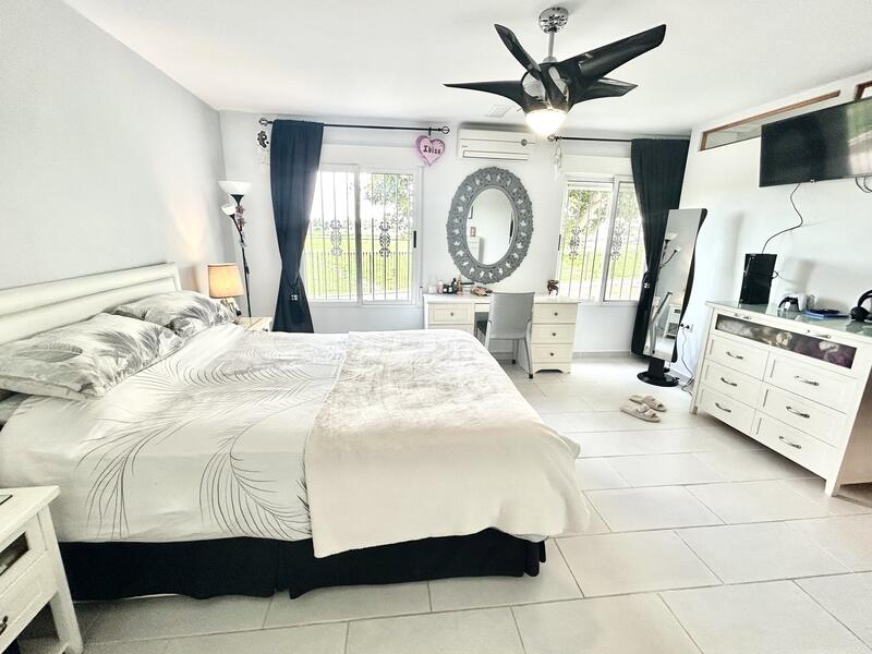 4 slaapkamer Villa Te koop