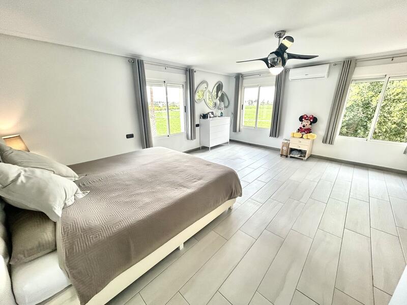4 slaapkamer Villa Te koop