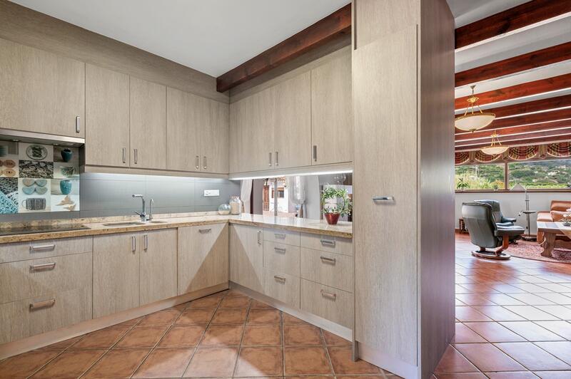 4 bedroom Country House for sale 4 bedroom Country House for sale