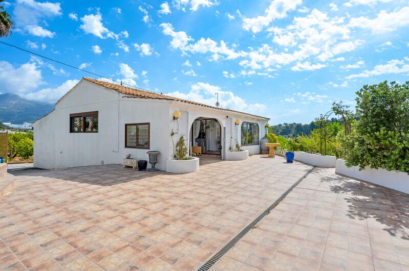 4 slaapkamer Landhuis Te koop in La Nucia, Alicante