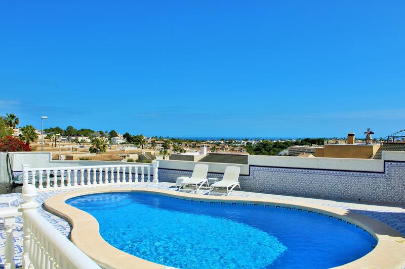 3 спальная комната вилла продается в Villamartin, Alicante