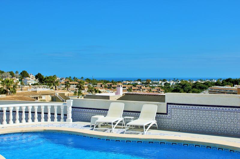 3 спальная комната вилла продается в Villamartin, Alicante