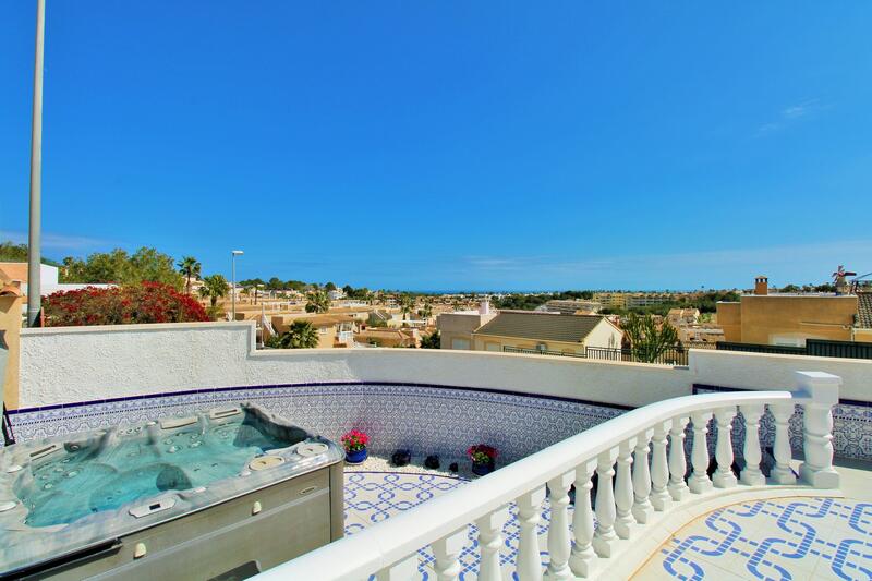 3 спальная комната вилла продается в Villamartin, Alicante