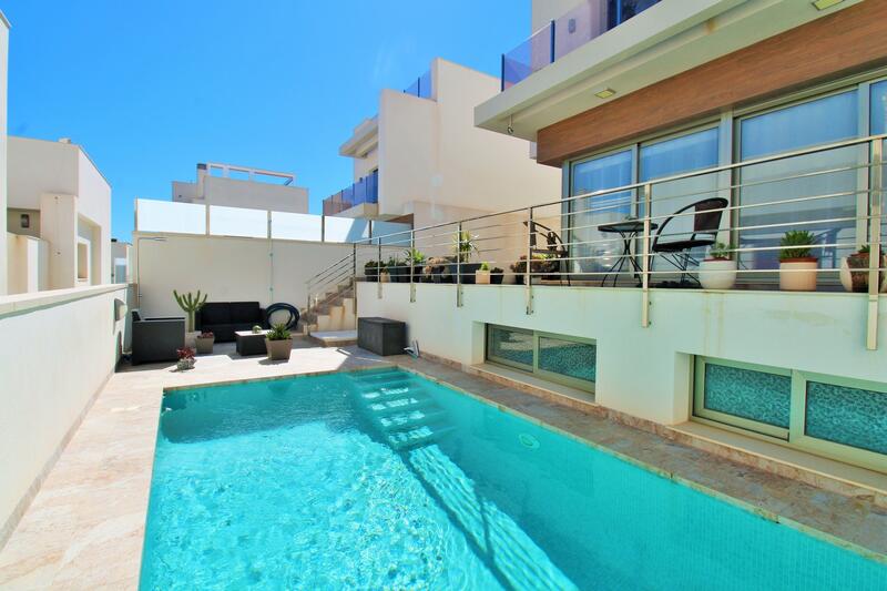 3 chambre Villa à vendre dans Villamartin, Alicante