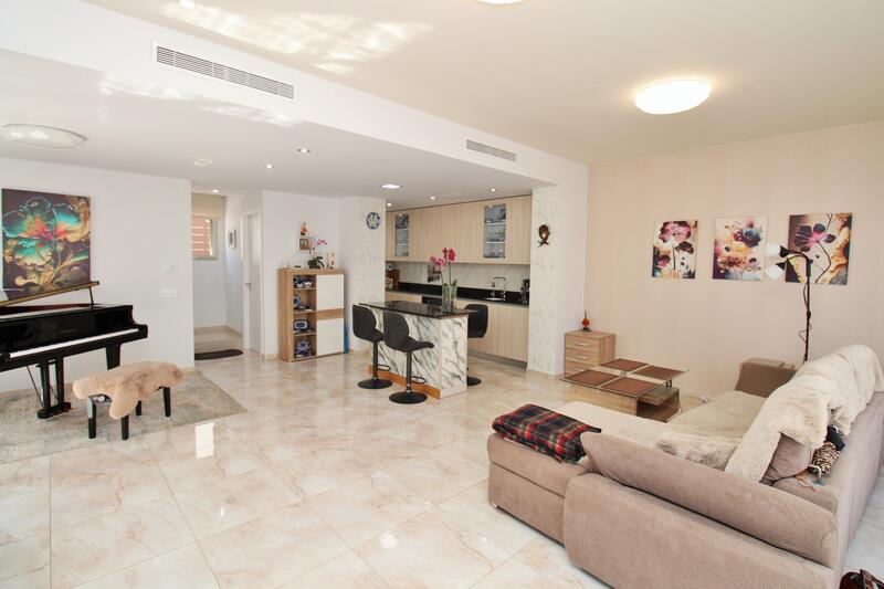 3 chambre Villa à vendre dans Villamartin, Alicante