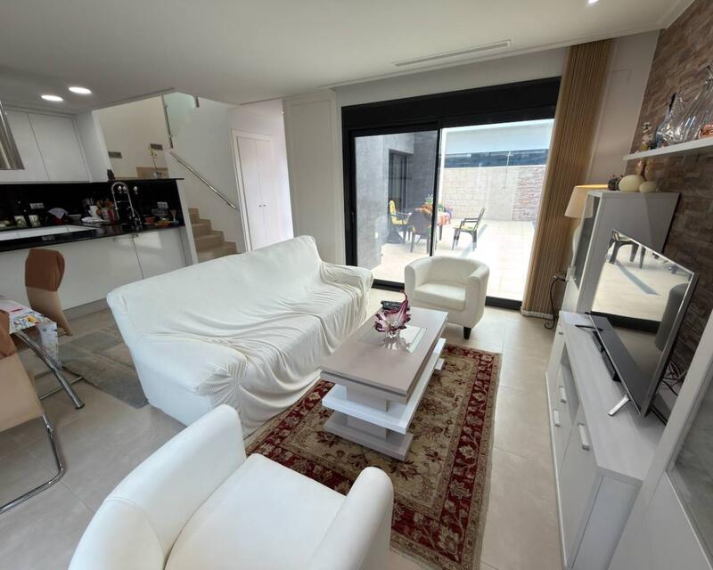 3 Schlafzimmer Villa zu verkaufen in Benijófar, Alicante