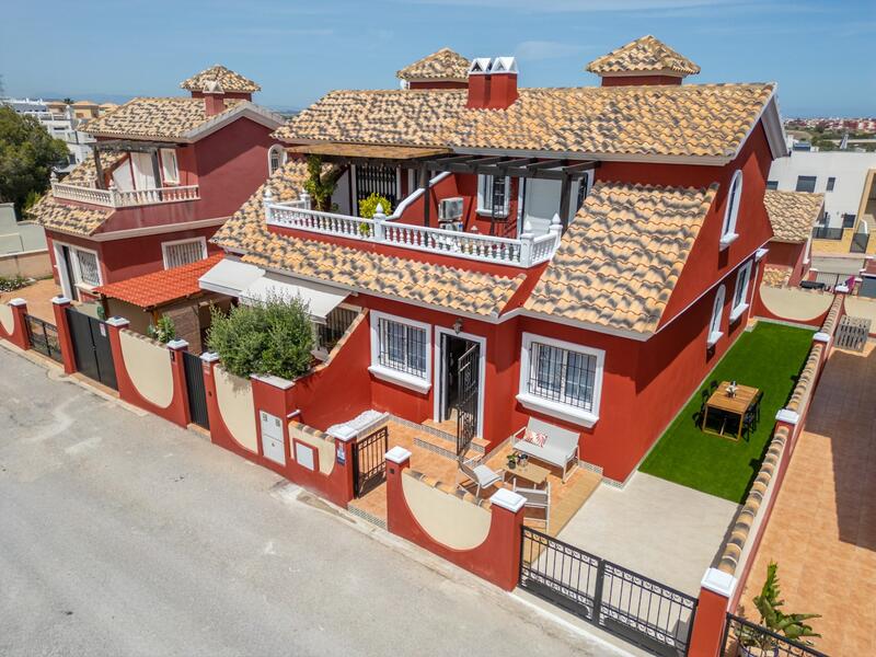 3 Schlafzimmer Villa zu verkaufen in Orihuela Costa, Alicante